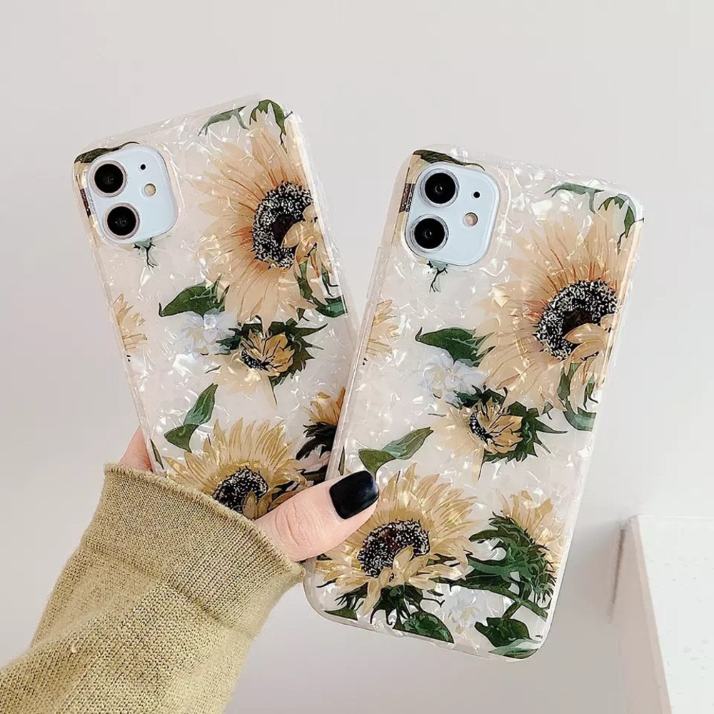 NEW iPhone 14/12/Pro/Max Vintage Sunflower case - Picture 1 of 7